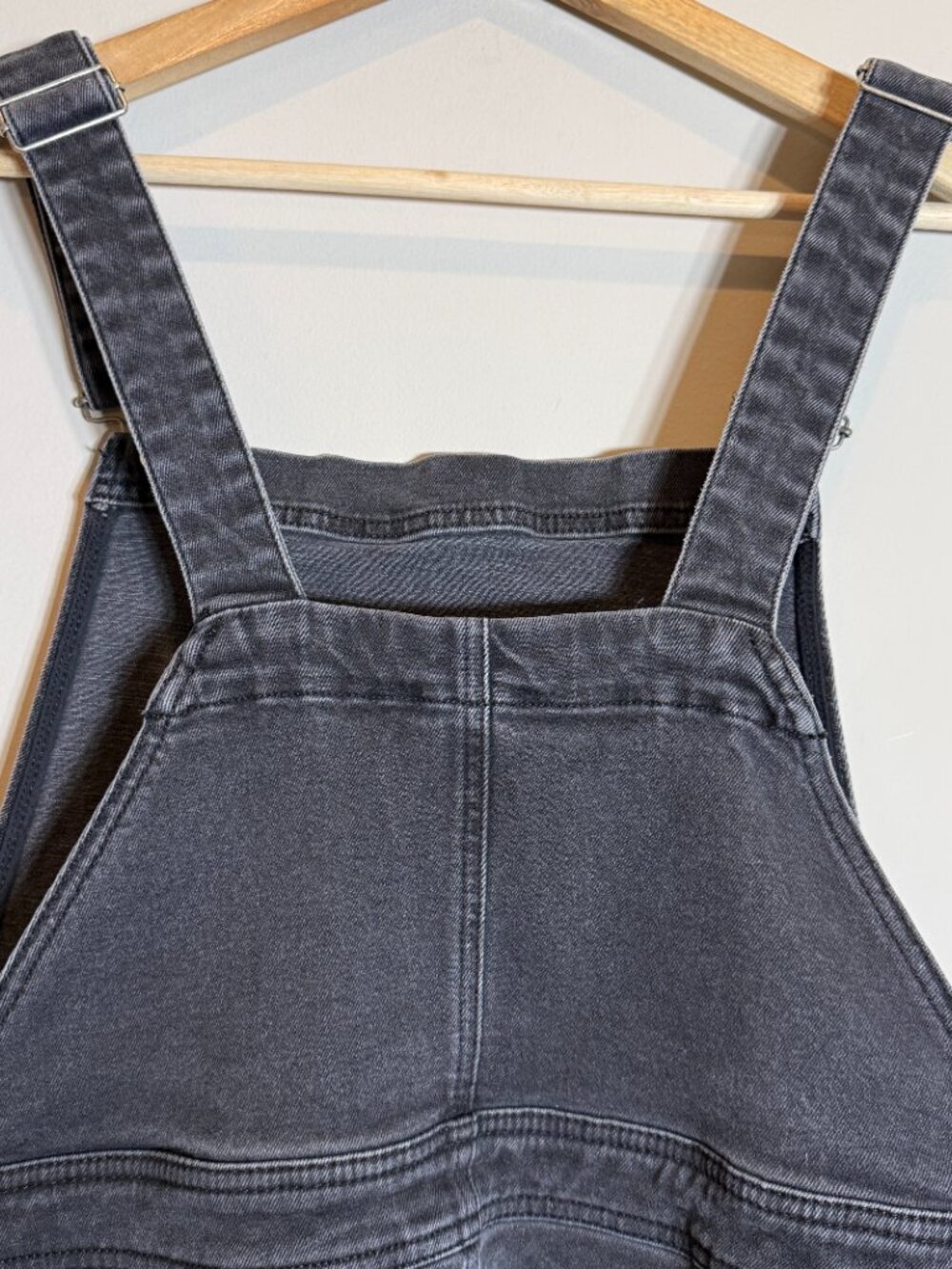 Boden Girlfriend Dungarees Overalls Women's 12 Washed Black Denim Boho Festival - Picture 11 of 16